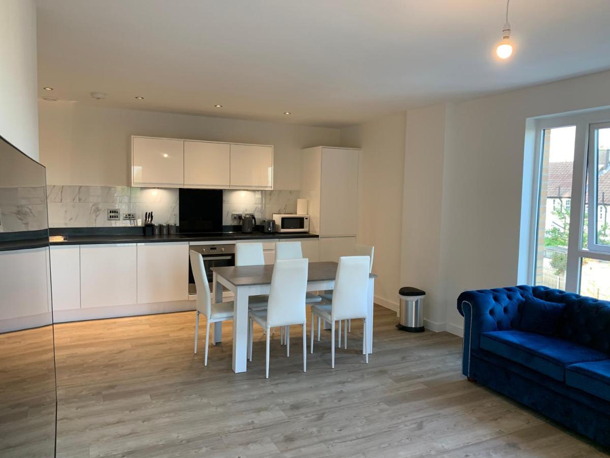 Entire In Apartament *